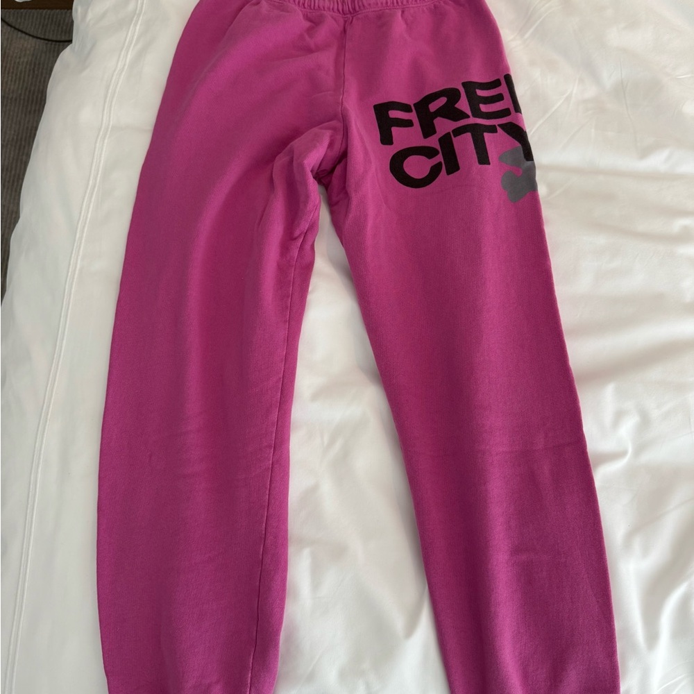 FREE CITY  Pink Sweatpants